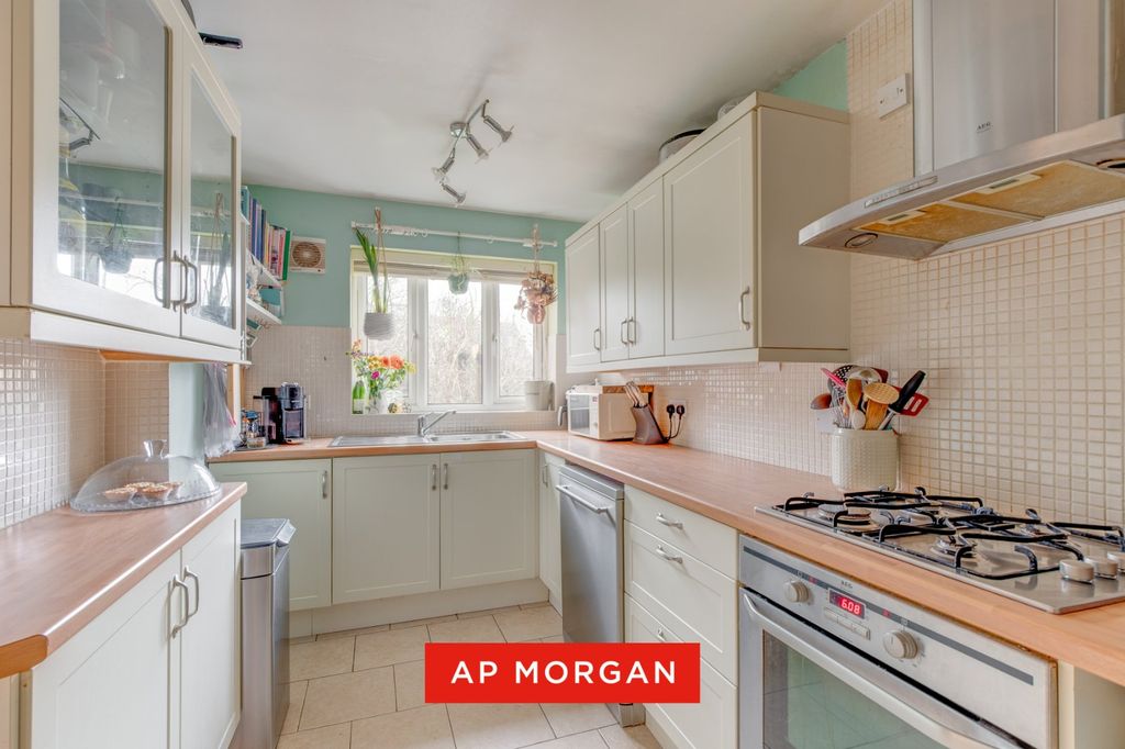 Property photo 2 of 14 Picture No. 02