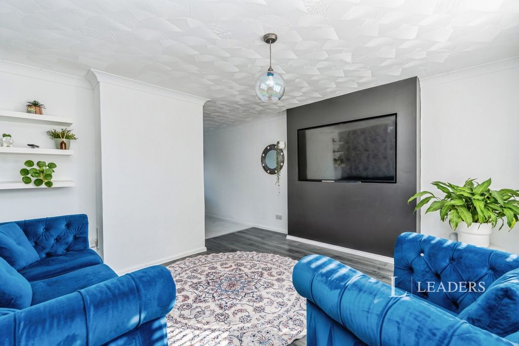 Property photo 2 of 13 Pbox-Img.Jpg