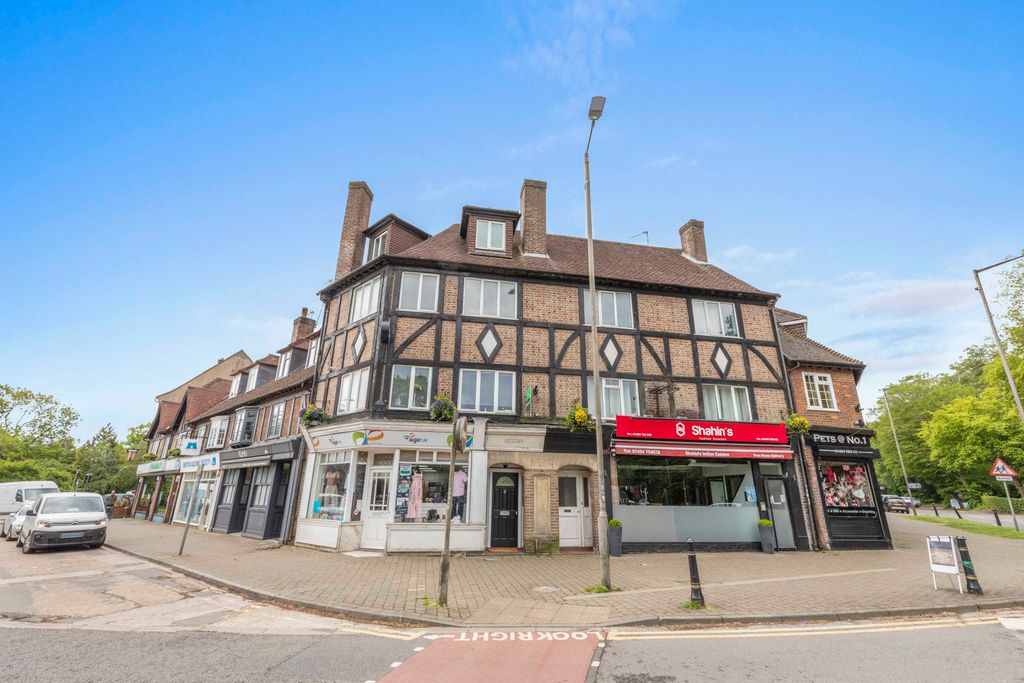 Property photo 1 of 8 Flat 2, 8A Nightingales Corner, Hp7 9Pz (Low Res)-