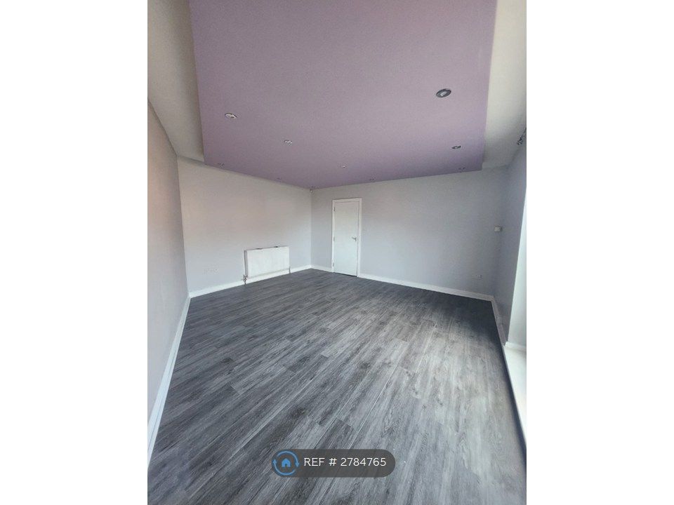 Property photo 1 of 8 Living Room 1