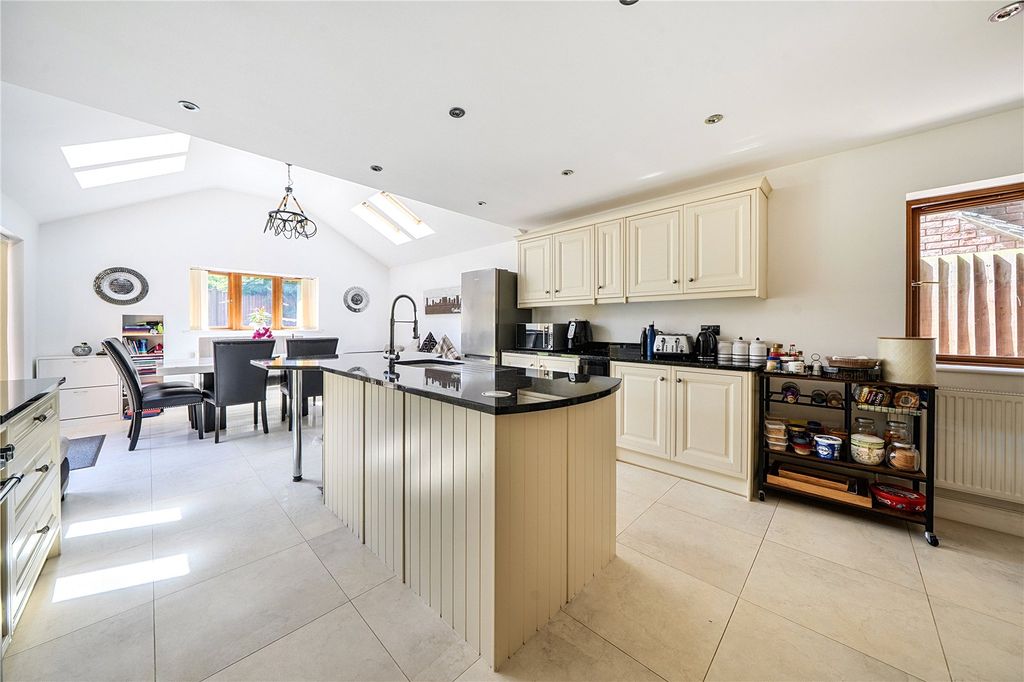 Property photo 3 of 26 Kitchen Diner