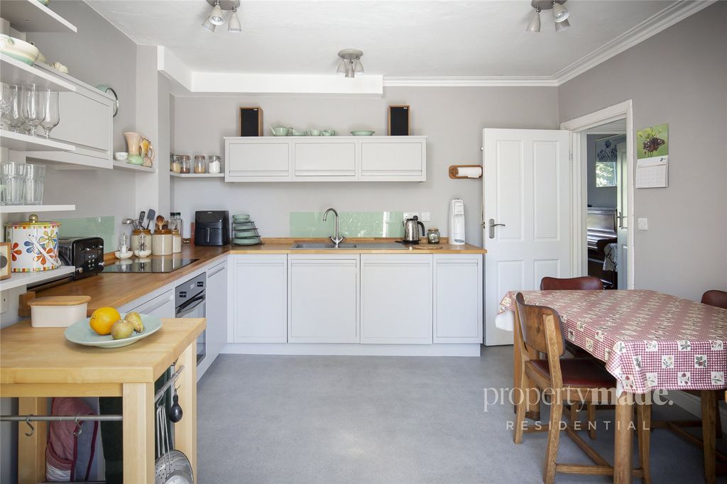 Property photo 3 of 22 Picture No. 05