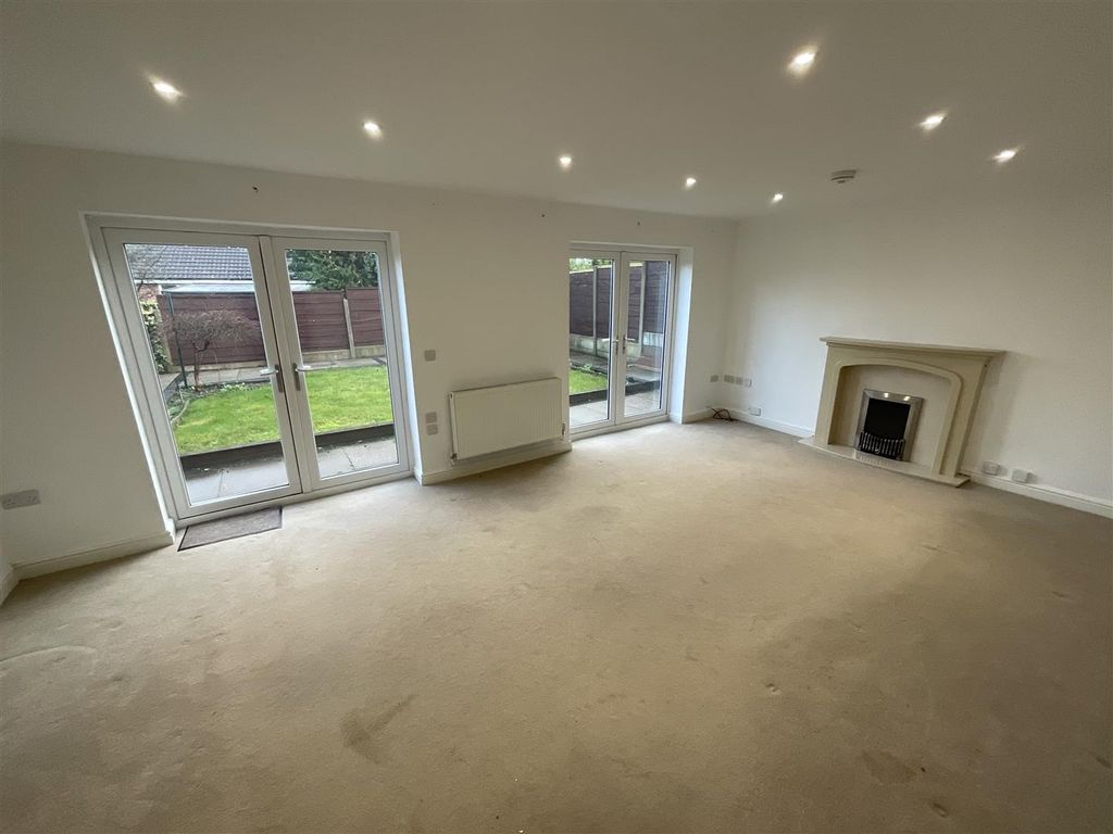 Property photo 3 of 13 Living Room