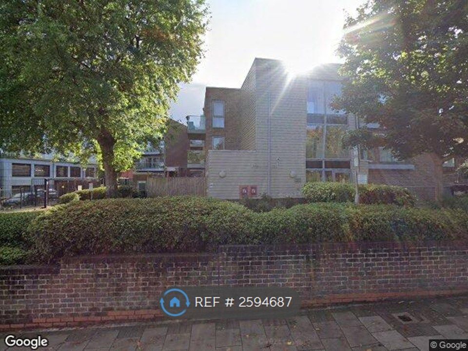 Property photo 1 of 19 Fuller Court Park Road N8