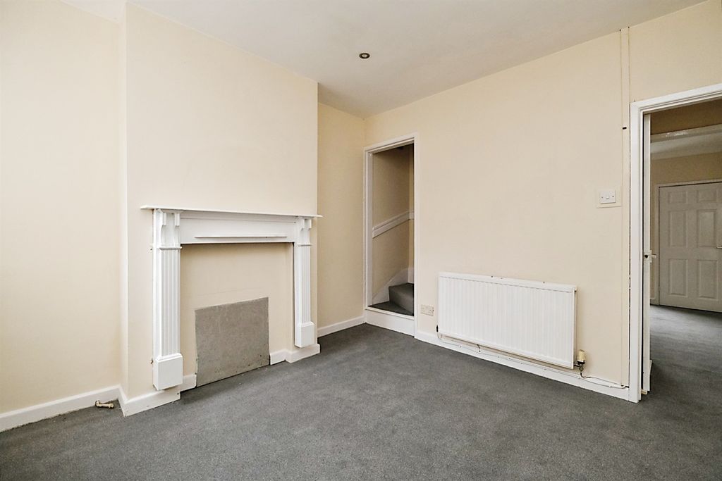 Property photo 3 of 10 Dining Room