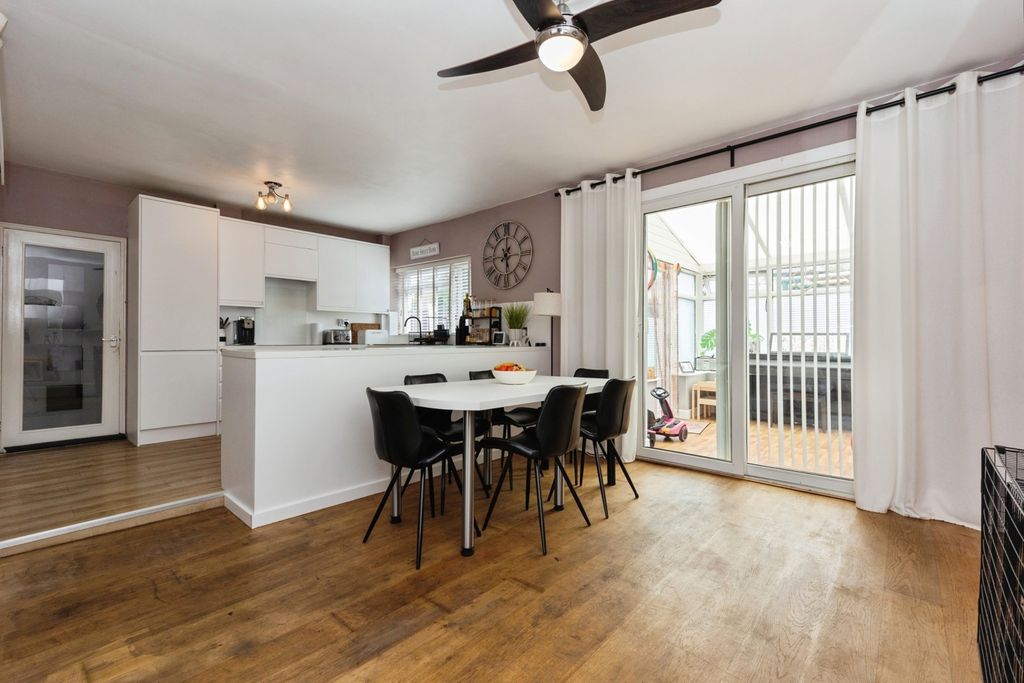 Property photo 3 of 29 Pbox-Img.Jpg