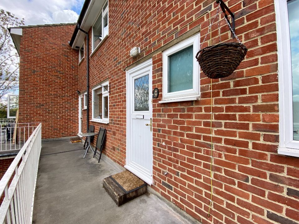 Property photo 2 of 11 Image00009