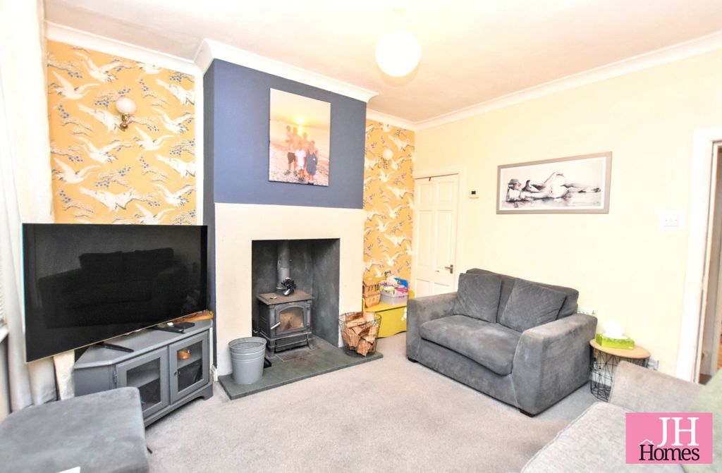 Property photo 3 of 11