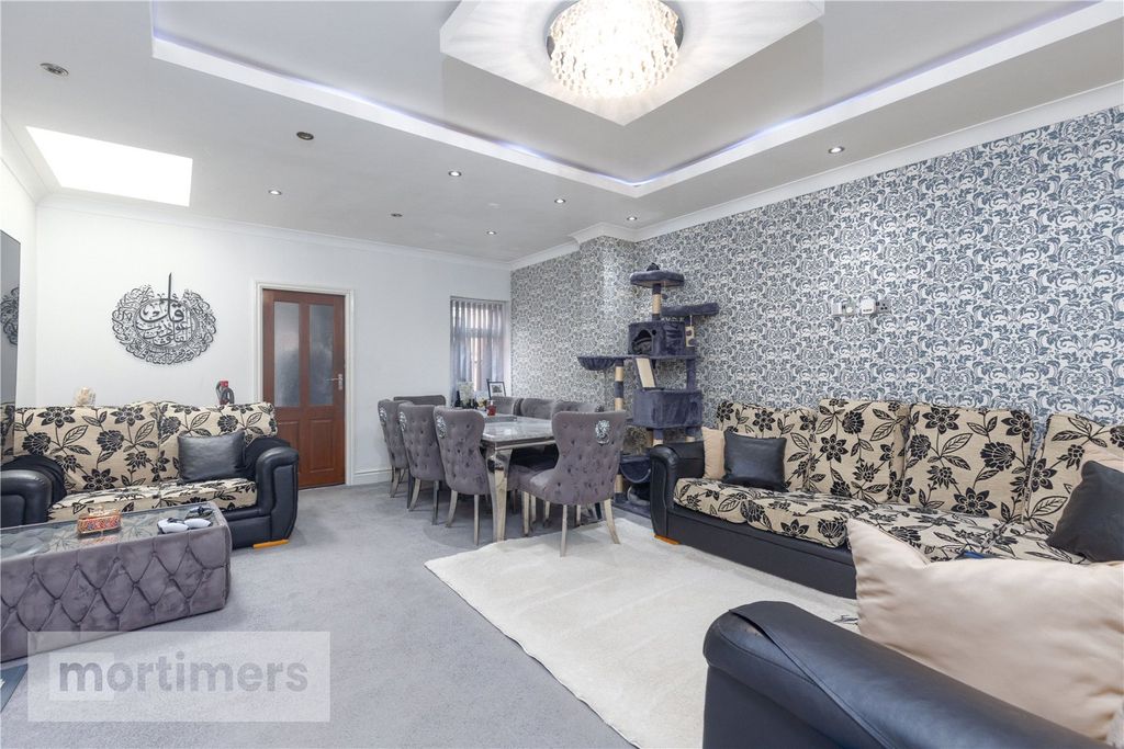 Property photo 2 of 19 Living Room