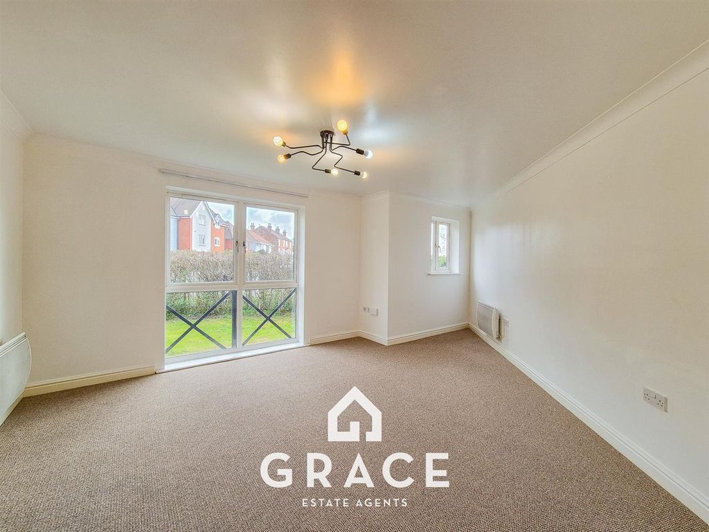 Property photo 2 of 13 1000049401.Jpg