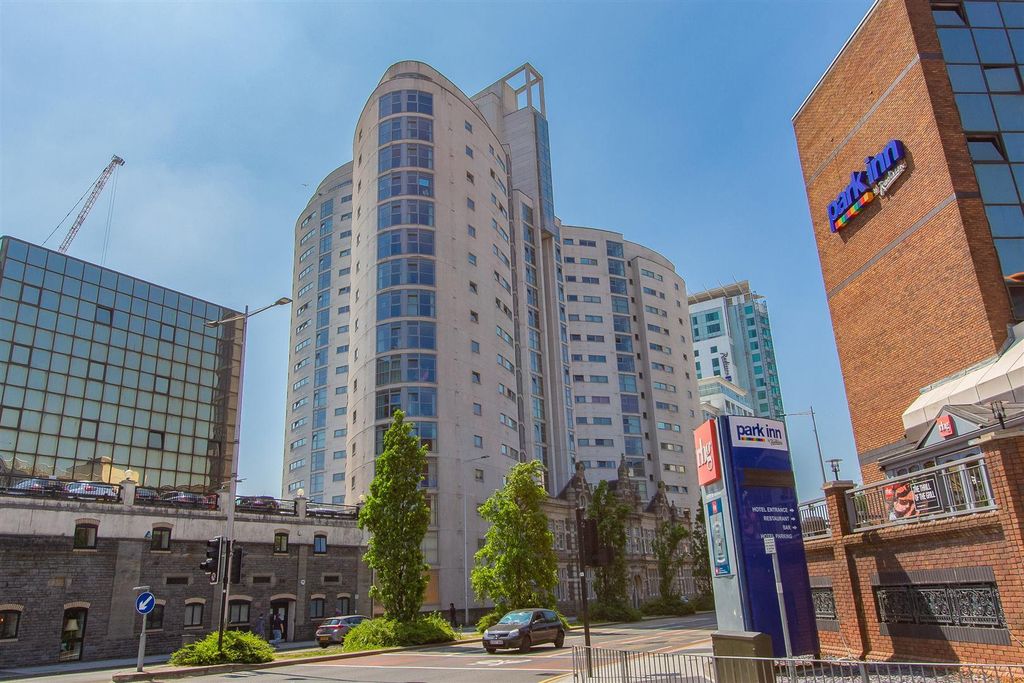 Property photo 1 of 8 Altolusso Ext.Jpg