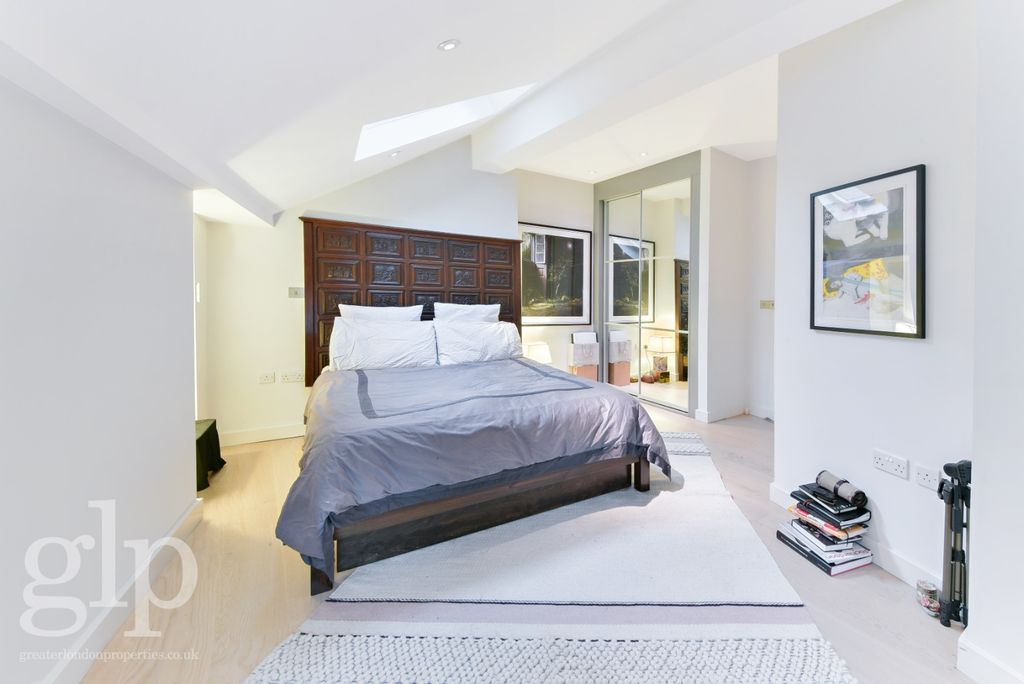 Property photo 2 of 17 973442