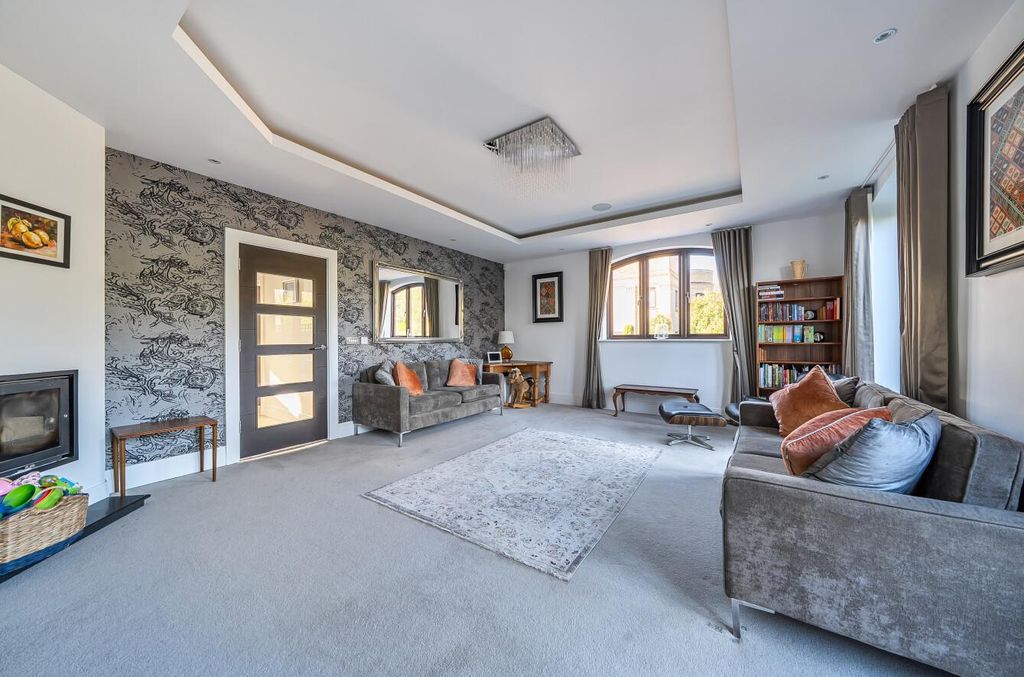 Property photo 3 of 20 Davidson Frost-Wellings, Dfw, Soane Square, Bentle