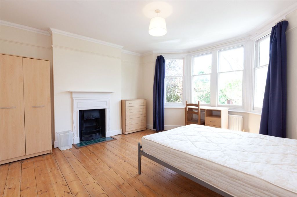 Property photo 2 of 10 Picture No. 18