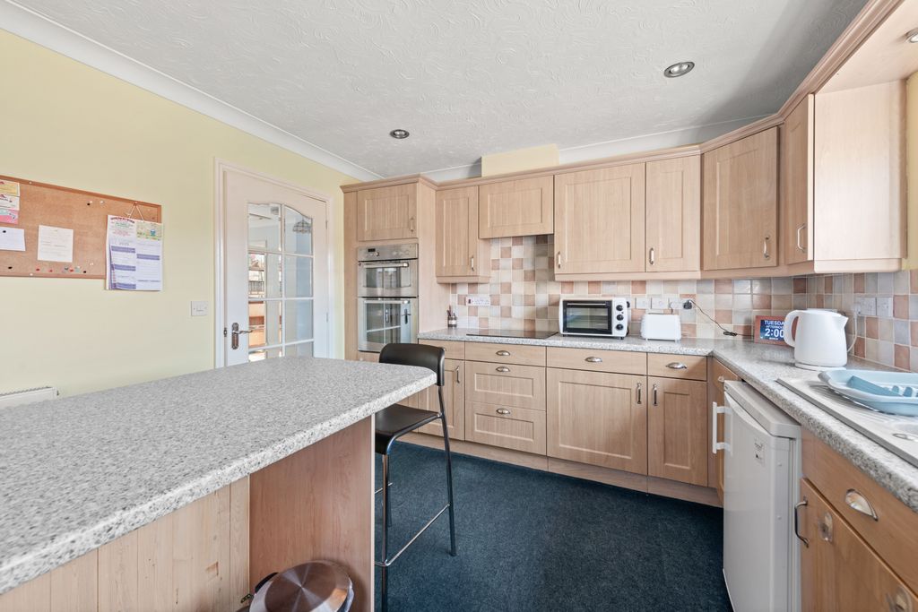 Property photo 2 of 24