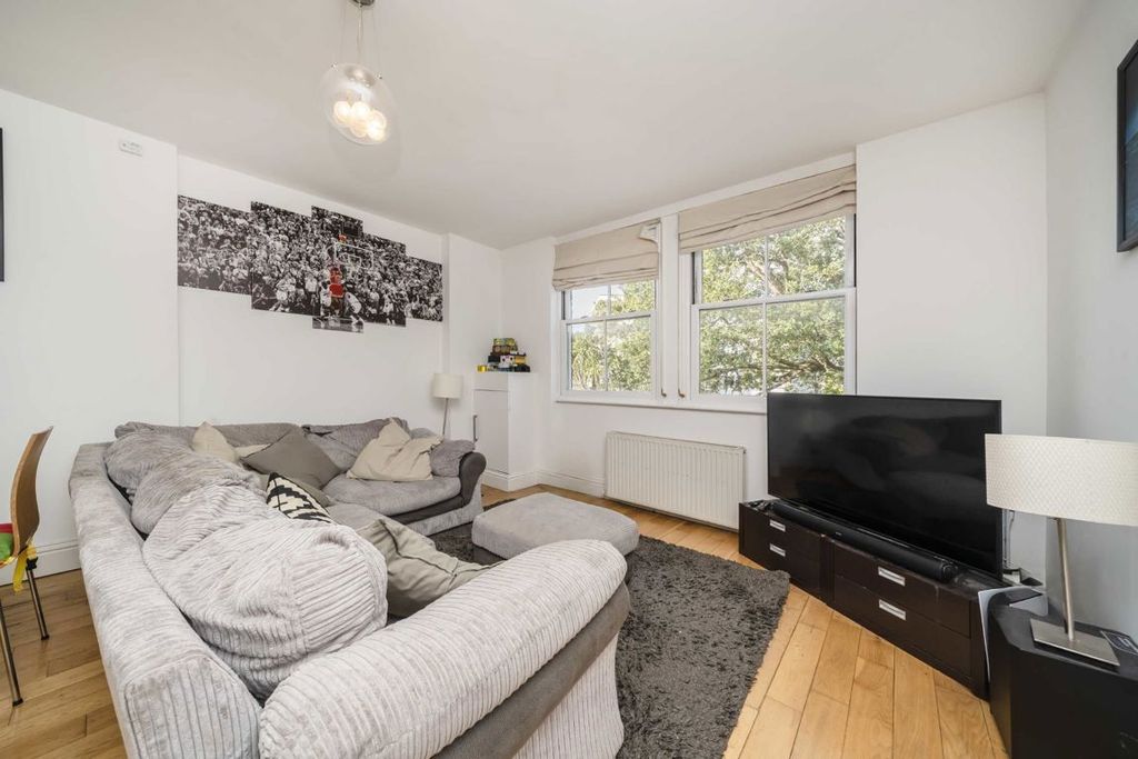 Property photo 2 of 7
