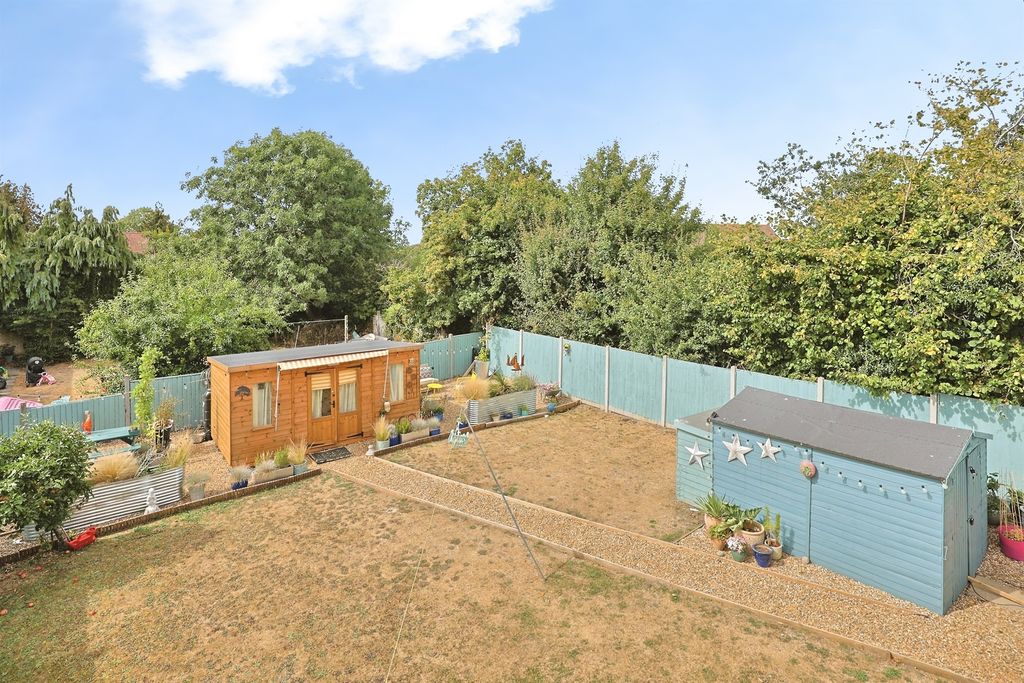 Property photo 3 of 25
