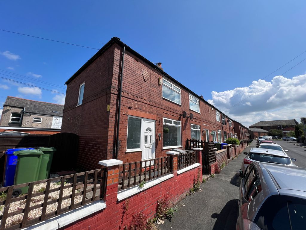 Property photo 2 of 21