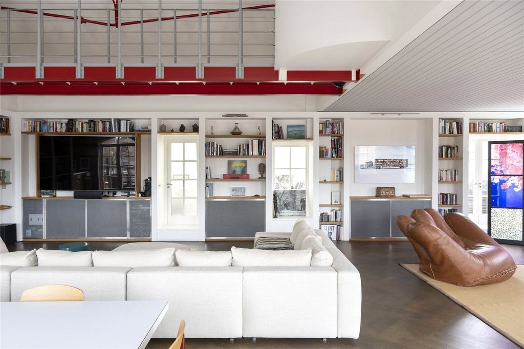 Property photo 3 of 20 Picture No. 05