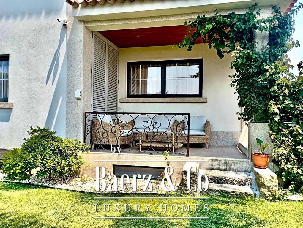 Property photo 2 of 35