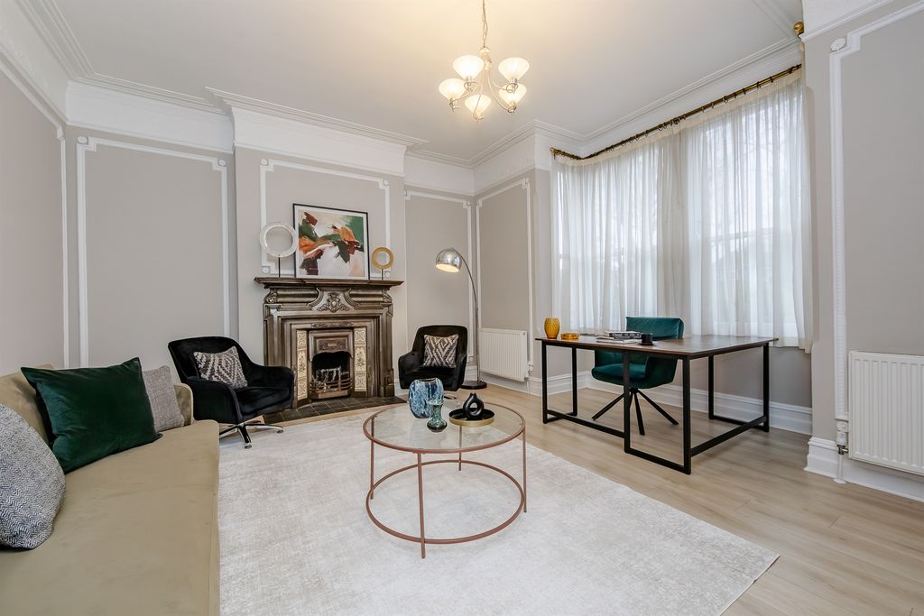 Property photo 3 of 26