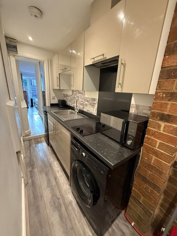 Property photo 3 of 7