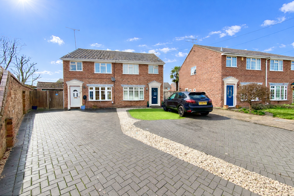 Property photo 1 of 17