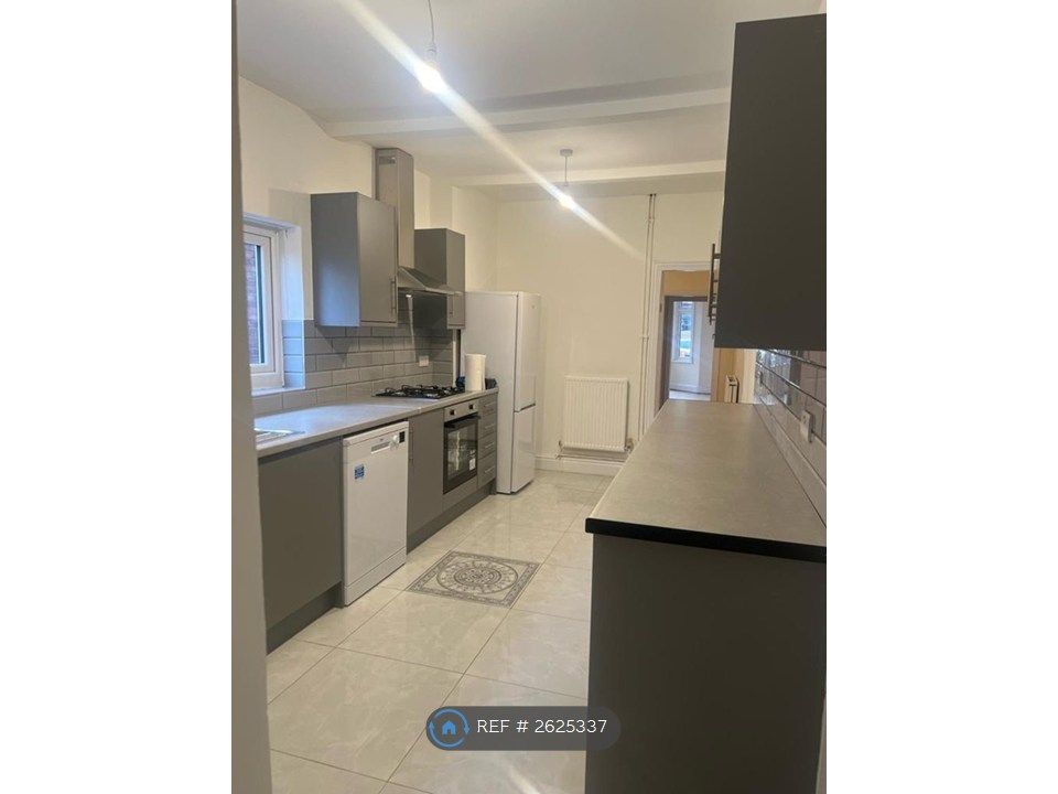 Property photo 2 of 15 Kitchen