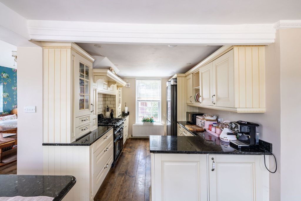 Additional image 5 of 4 bed detached house for saleGodstone Road, Lingfield RH7