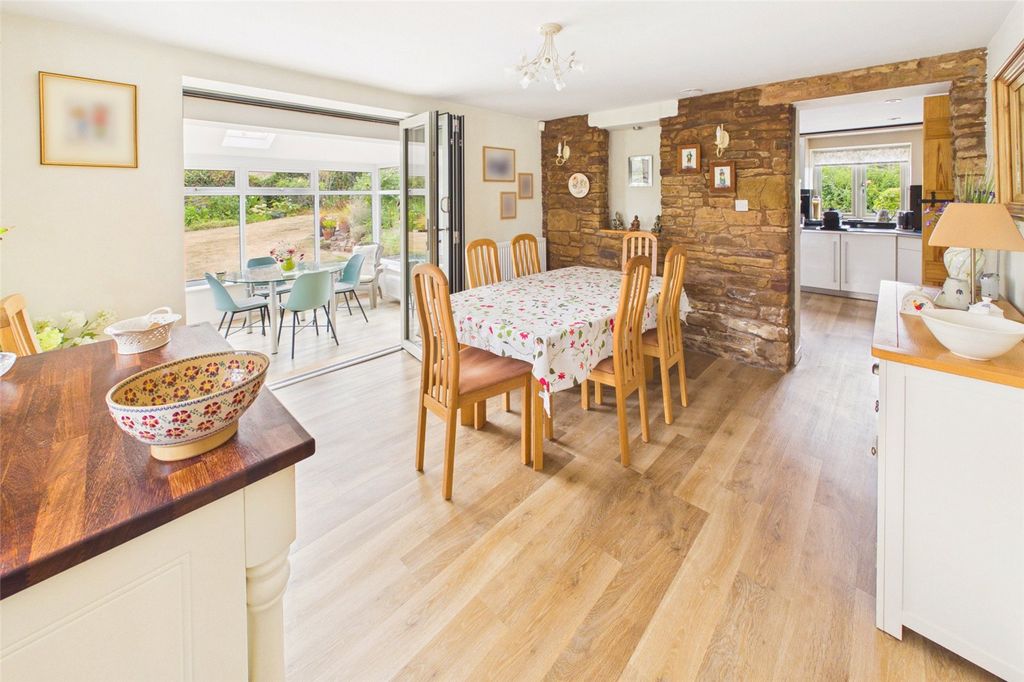 Property photo 2 of 35 Picture No. 05