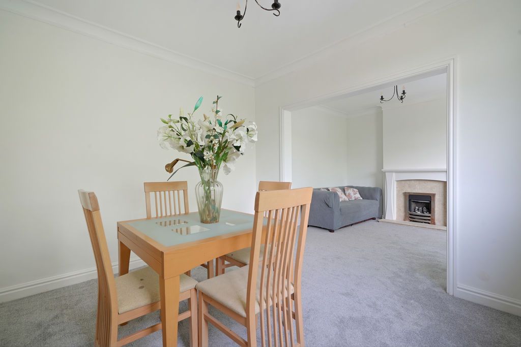 Property photo 3 of 31 Living / Dining