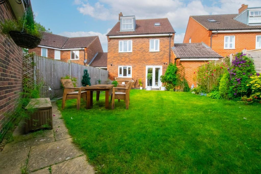 Property photo 1 of 17 Garden