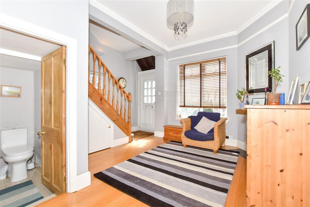 Property photo 3 of 14 Entrance Hall