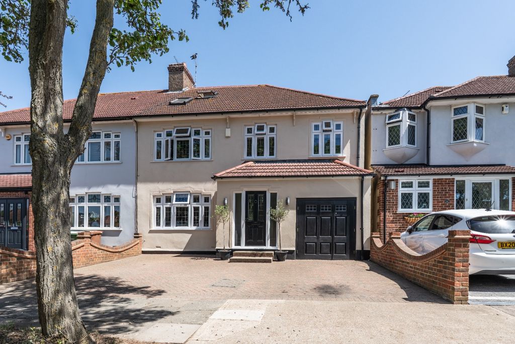 Property photo 1 of 40 4579321