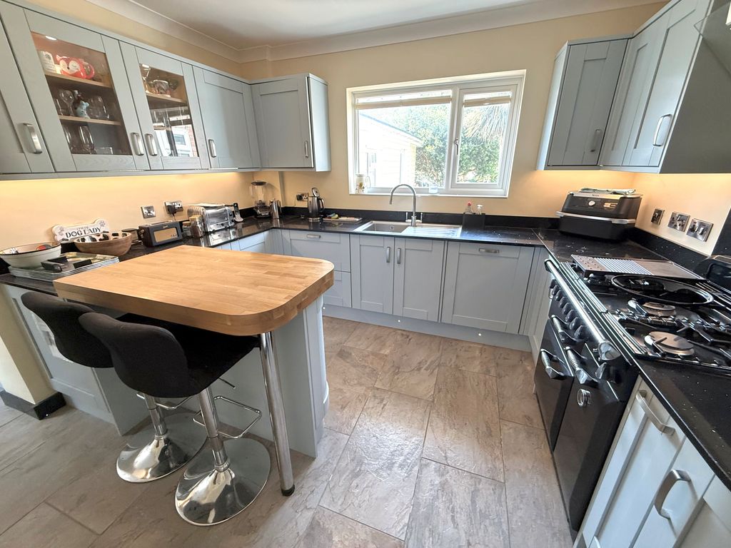 Property photo 2 of 28 12 Sutton Avenue Kitchen 1