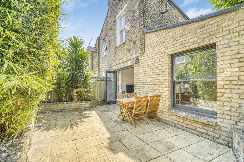 Property photo 2 of 13 Picture No. 05