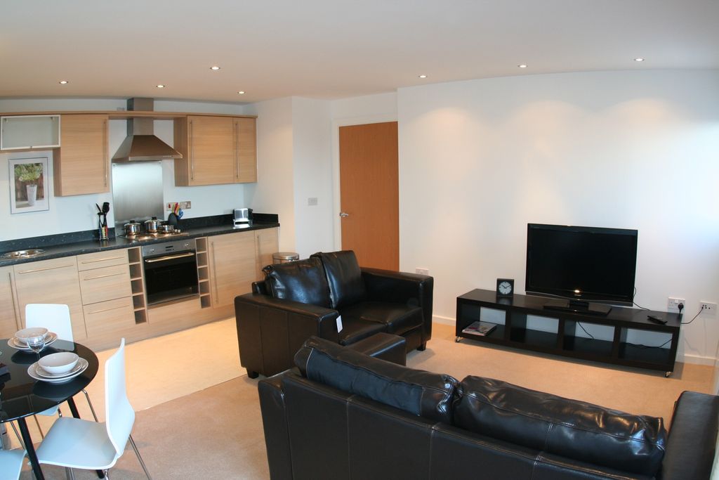 Property photo 1 of 7 Lounge/Diner