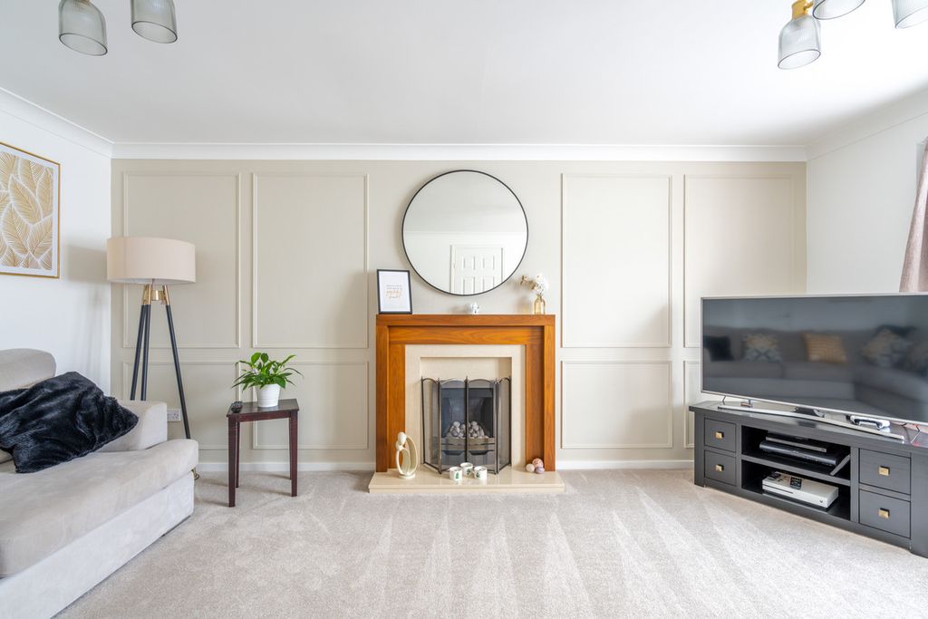 Property photo 3 of 24