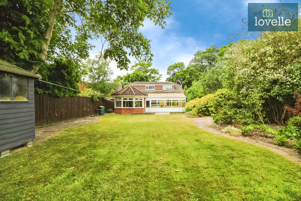 Property photo 2 of 27
