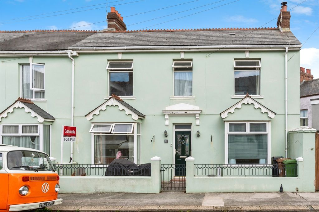 Property photo 1 of 17