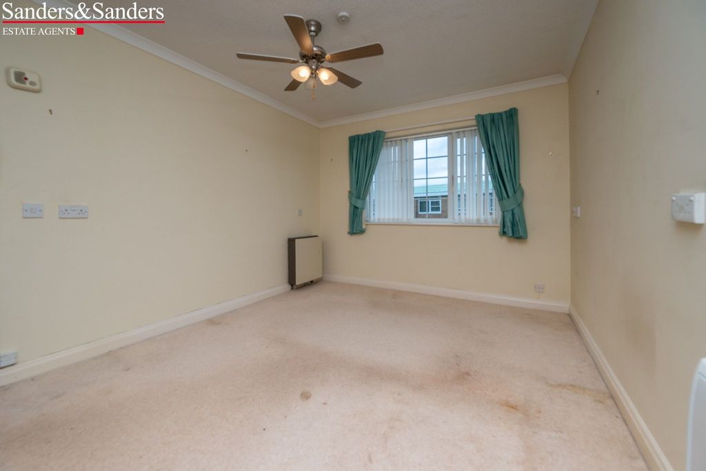 Property photo 3 of 17 Photograph 3