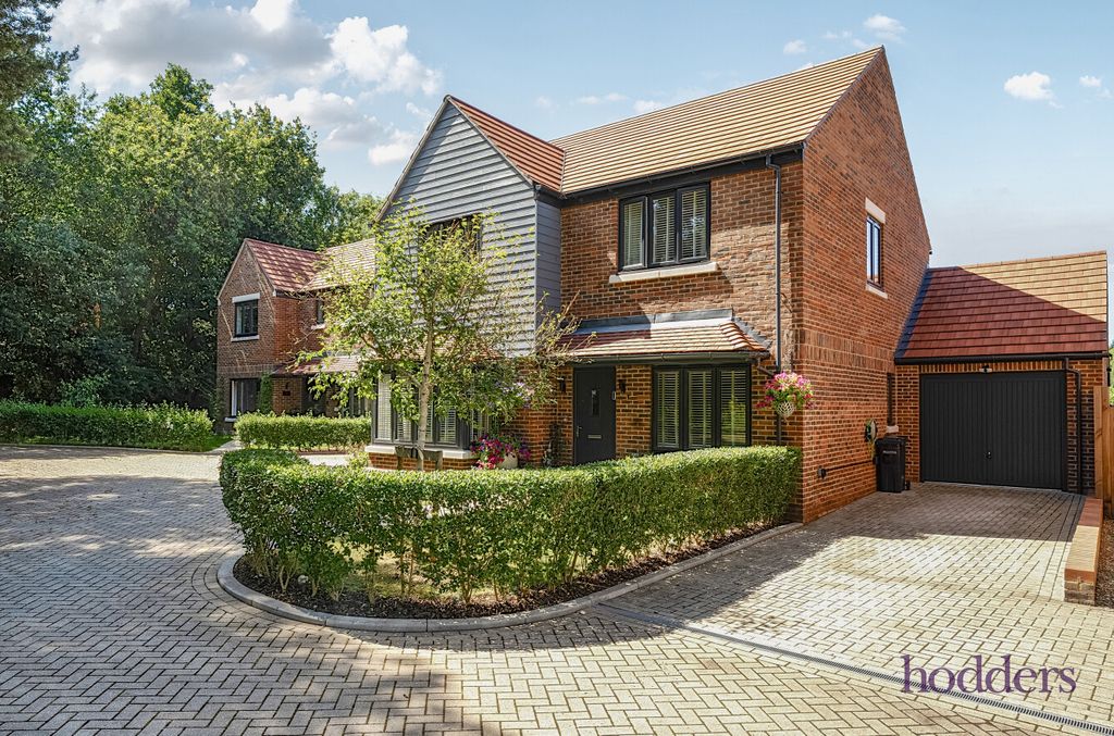 Property photo 1 of 35 8E0E3Bc8-96d9-49c...