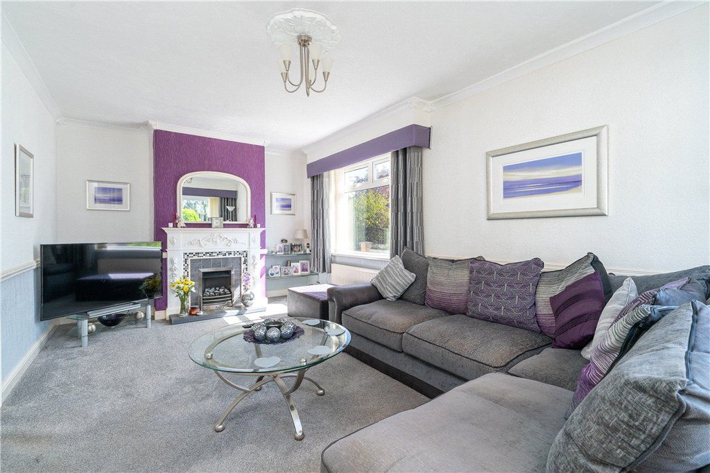 Property photo 3 of 16 Sitting Room