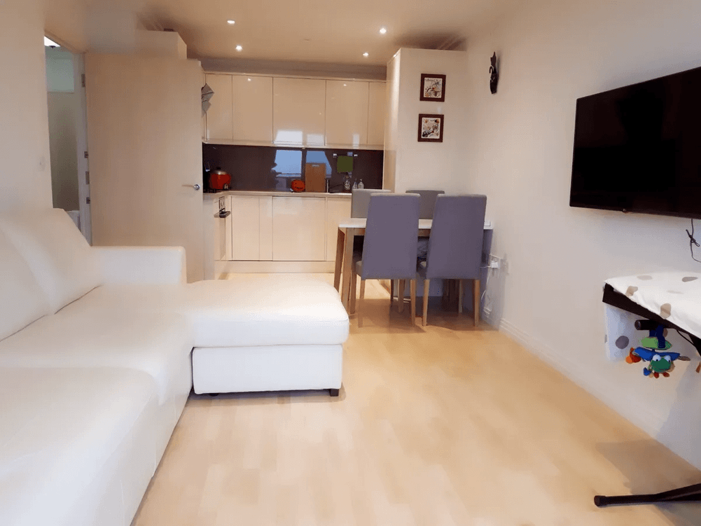 Property photo 3 of 8 Gallery