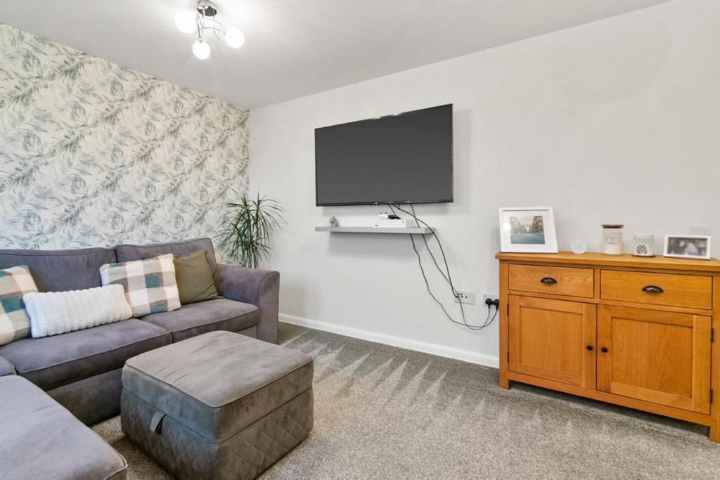 Property photo 3 of 21