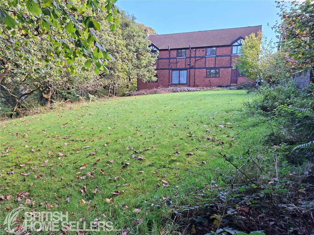 Property photo 2 of 29 Picture No. 14