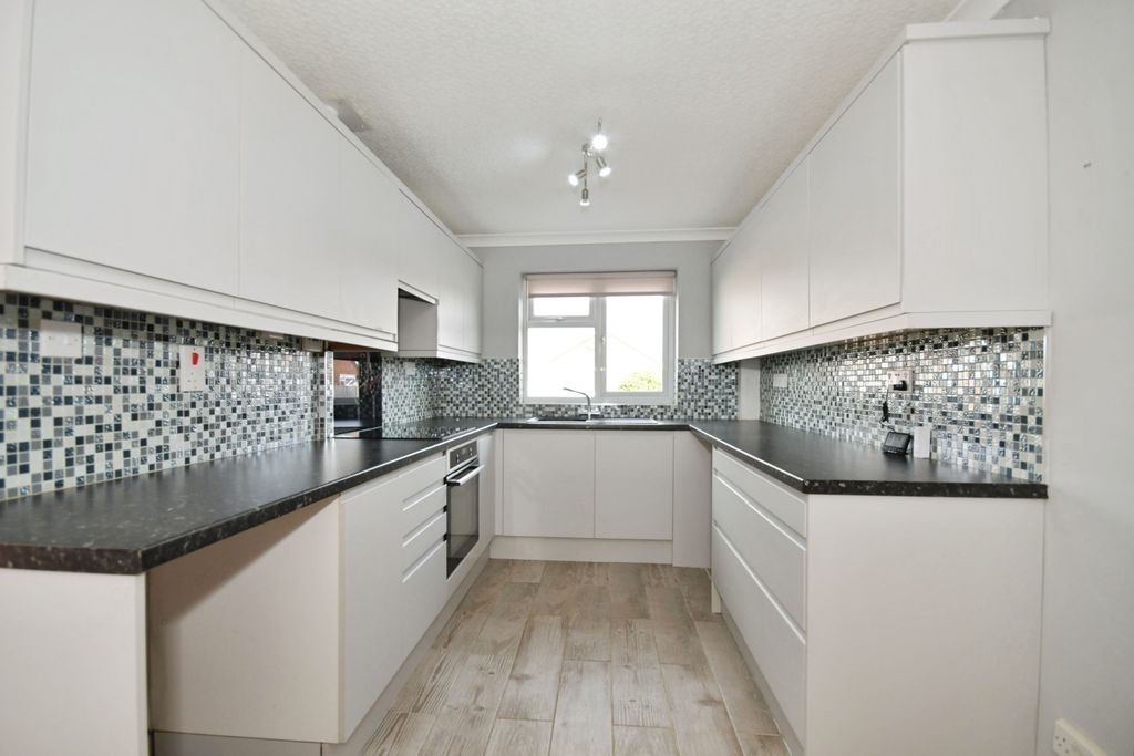 Property photo 2 of 15 Kitchen