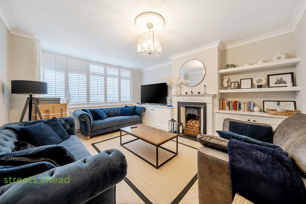 Property photo 2 of 17 576B4692-Af1A-41d...