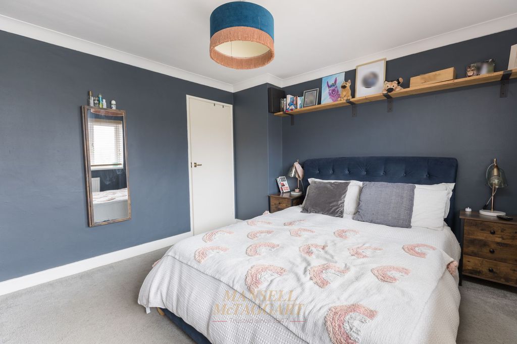 Property photo 3 of 25