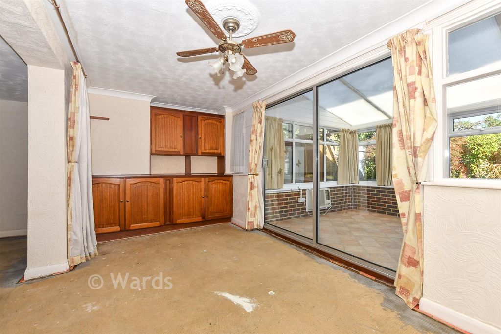 Property photo 3 of 20 Dining Area